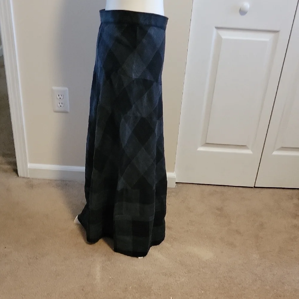 Shirin Guild Black Maxi A-Line Skirt - Picture 4 of 9